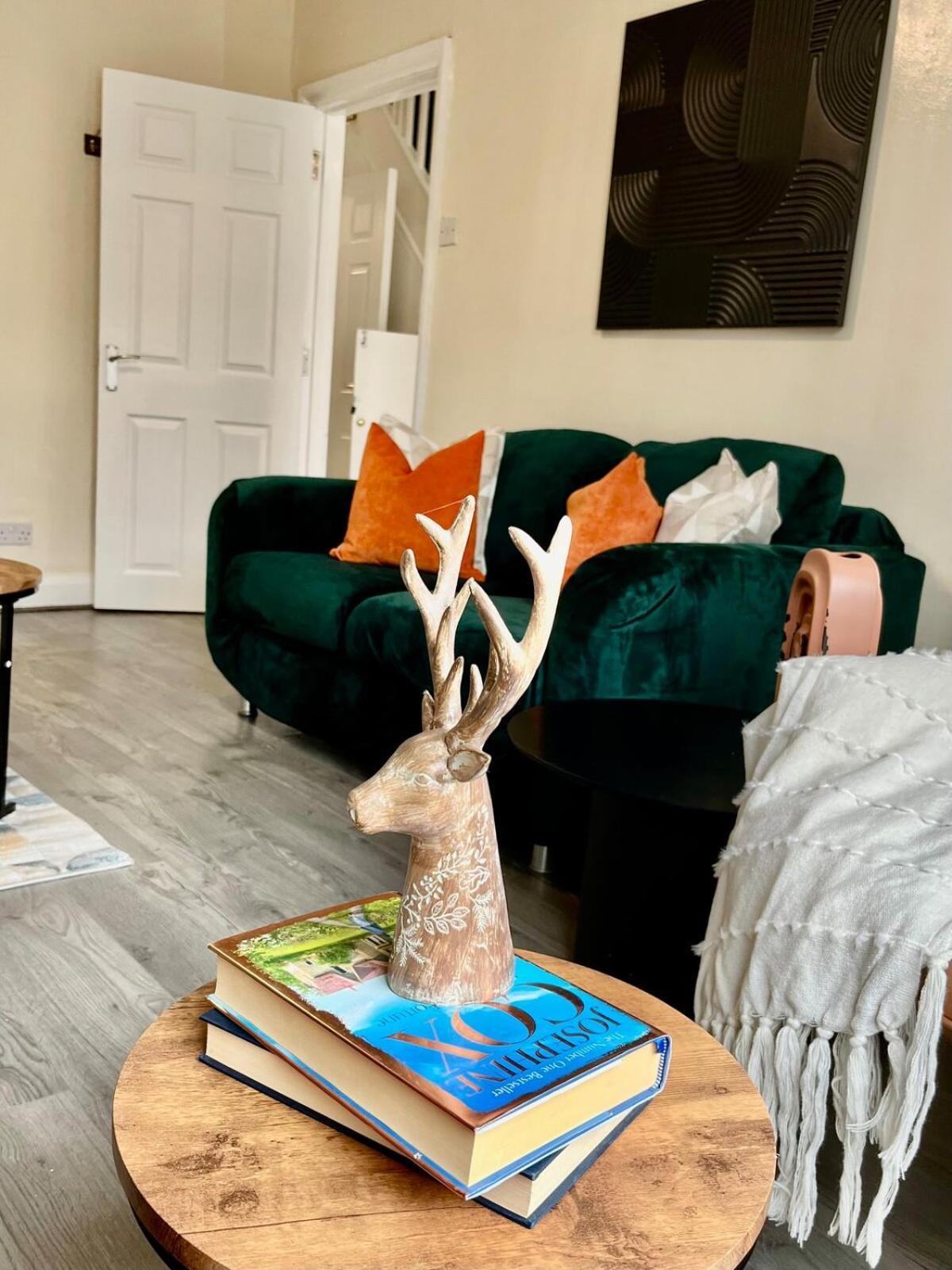 Holiday home Spacious 4 Bed 6 Sleeps Nr Local Amenities